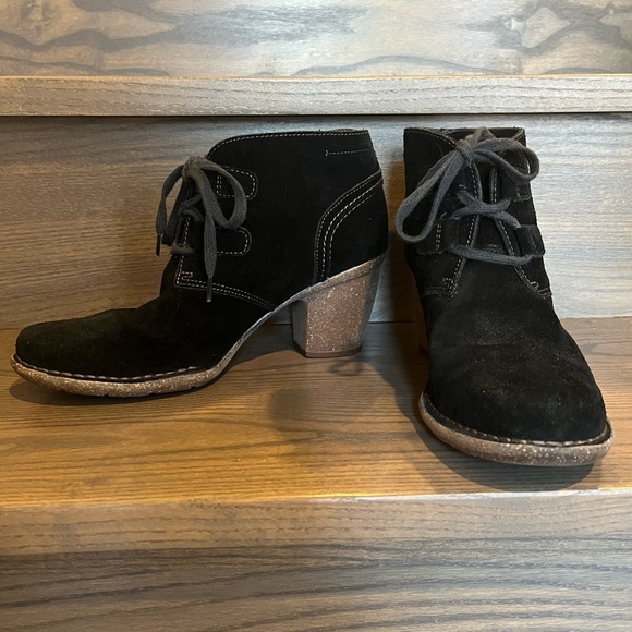 Clarks Artisan Bootie with Cork Heel Size 10 - Picture 1 of 10
